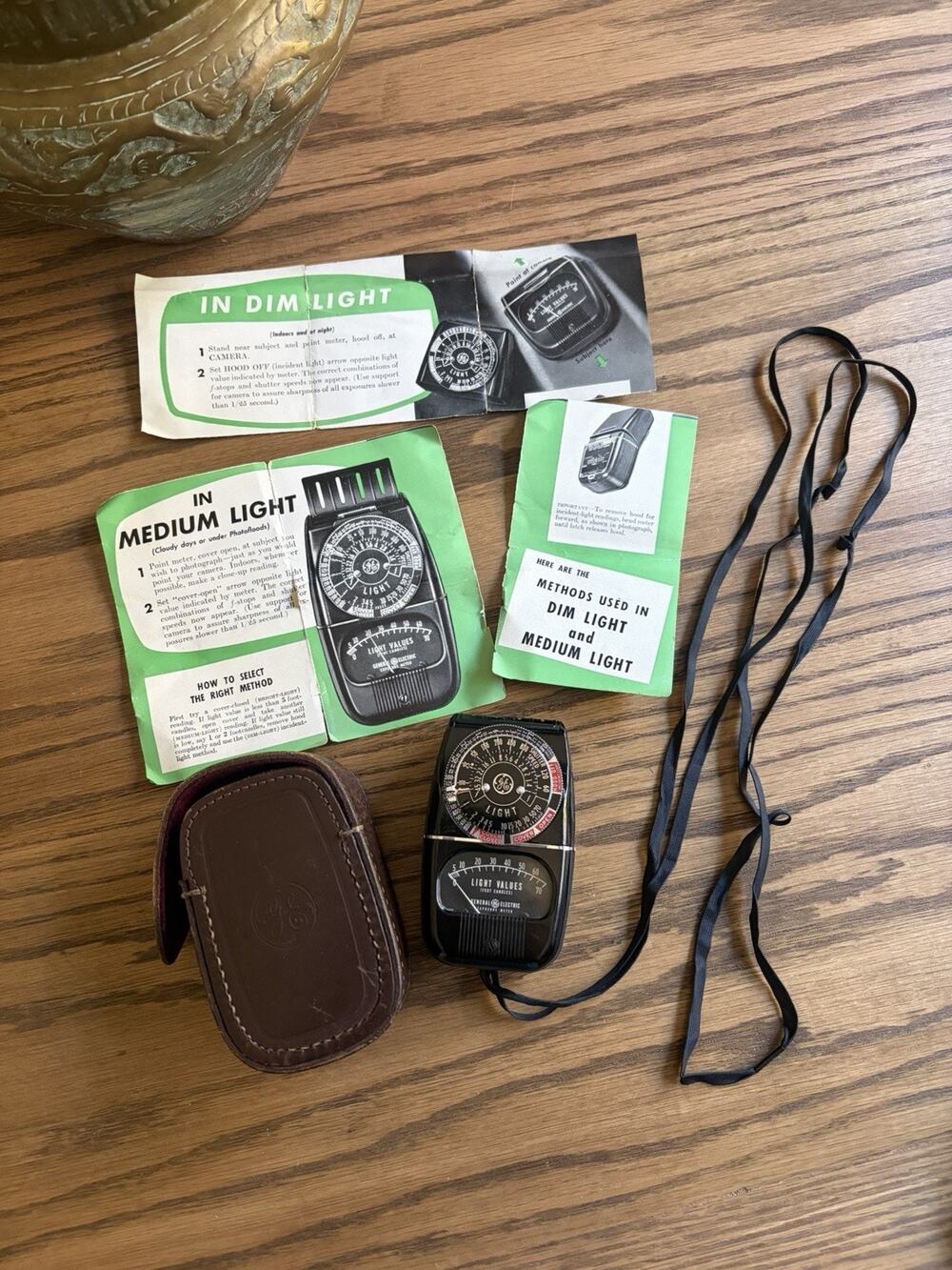 Vintage General Electric GE Exposure Light Meter Model 8DW58Y4 With Leather Case